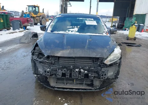 2015 Ford Focus Se z USA, uszkodzony, nr VIN 1FADP3F28FL229286